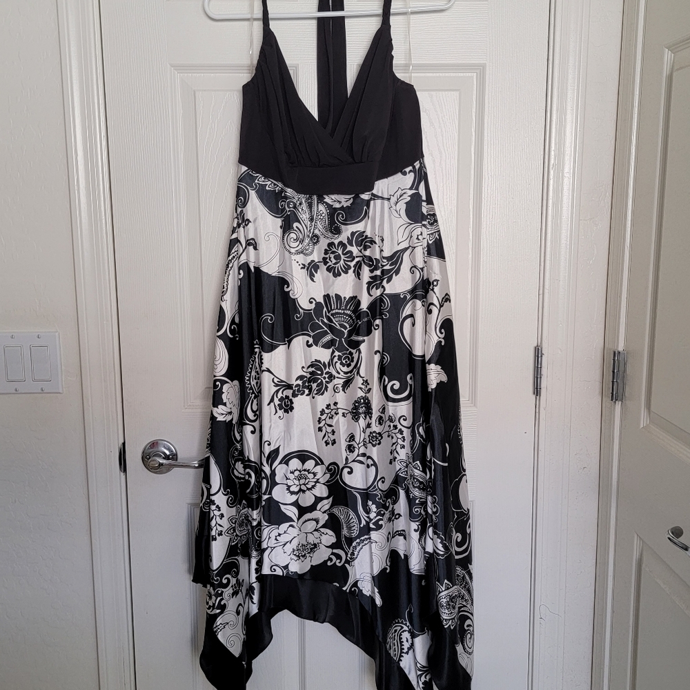 Torrid handkerchief bottom dress 2 black white